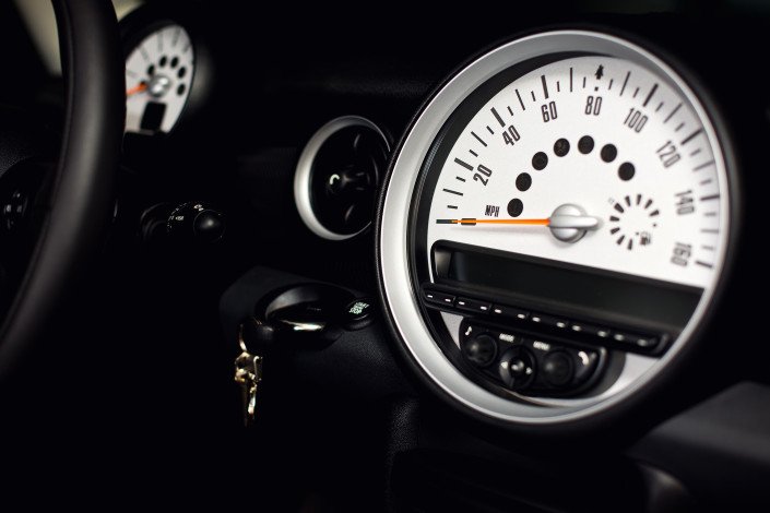 sportscar-speedometer
